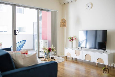Entire 2 Bedroom In The Heart Of Wolli Creek - Accommodation Georgetown 4