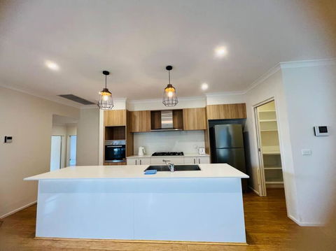 Entire 4 BR House In Moncrieff Close To Playground - Accommodation Georgetown 0