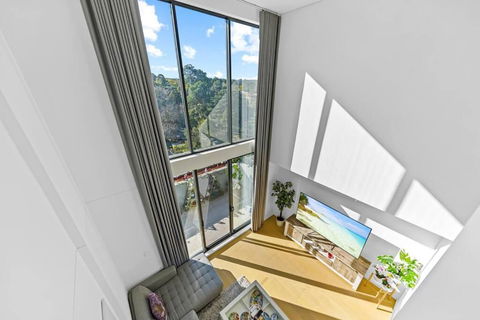 Epping Sunlit Luxury Loft - 2Beds & High Ceilings - Accommodation Georgetown 3