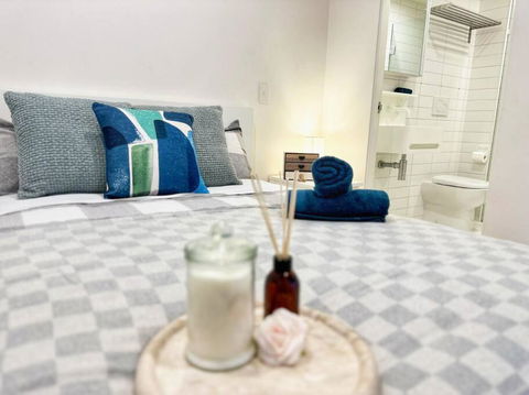 ES2410-2Bed 2Bath Vision Apt With Balcony, Pool & Gym - Accommodation Georgetown 0