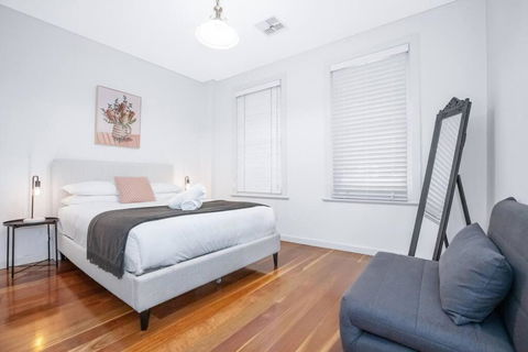 Escape To Sydney @ Ultimo Unique 2 Bedroom Sleeping 7 City Side - Accommodation Georgetown 3