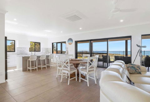 ESCAPE WITH A VIEW - Accommodation Georgetown 0
