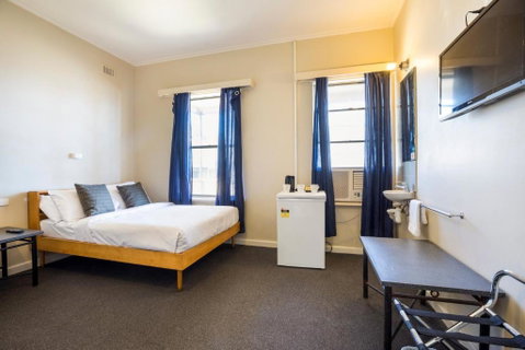 Esplanade Hotel Adelaide - Accommodation Georgetown 2