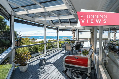 Essence Of The Sea - 4BR Family Home, Views, Fire - Accommodation Georgetown 0