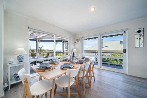 Essence Of The Sea - 4BR Family Home, Views, Fire - Accommodation Georgetown 4