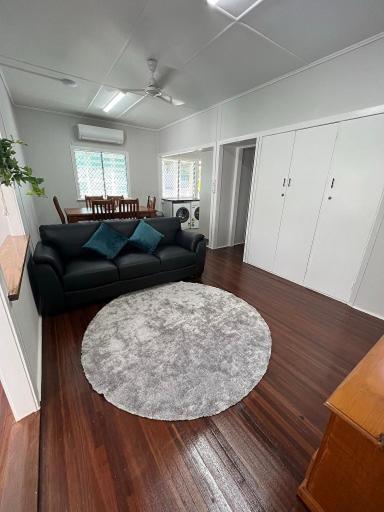 Essex Court - Beach House Motel - Accommodation Georgetown 0