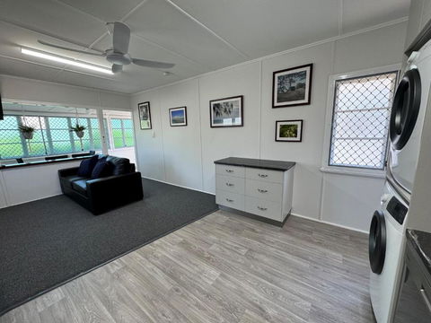 Essex Court - Beach House Motel - Accommodation Georgetown 4