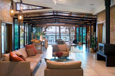 Eumarella Shores Noosa Lake Retreat - Accommodation Georgetown 4