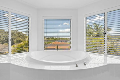 Exclusive Luxury Oasis Tumbi Umbi NSW - Accommodation Georgetown 4