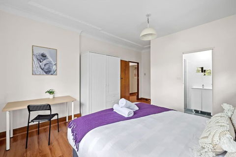 Exclusive Queen Suite - Free WIFI & Nearby Transport - Accommodation Georgetown 1
