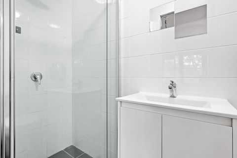 Exclusive Queen Suite - Free WIFI & Nearby Transport - Accommodation Georgetown 3