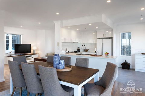 Exclusive Stays - Boulevard Penthouse - Accommodation Georgetown 3