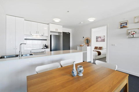 Executive And Spacious Apartment With Balcony - Accommodation Georgetown 1
