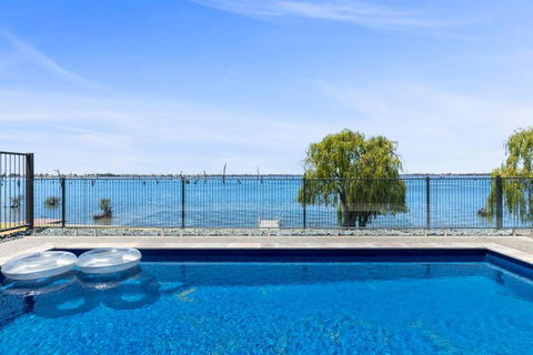 Elements On The Waters Edge, Woodlands - Accommodation Georgetown 0