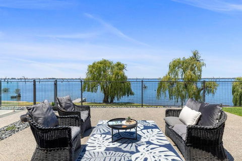 Elements On The Waters Edge, Woodlands - Accommodation Georgetown 1