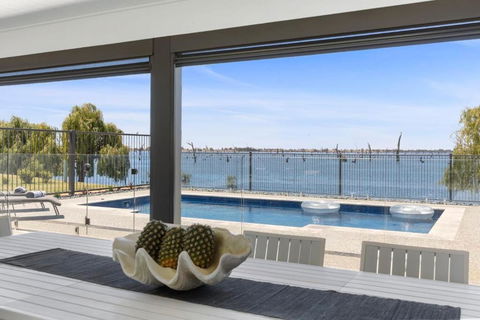 Elements On The Waters Edge, Woodlands - Accommodation Georgetown 2