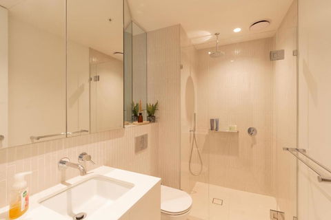 Essence Residence With Bay Views & Parking - Accommodation Georgetown 4