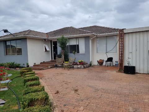 Entire 3 Bed Rooms Unit -Rosy House 1 - Accommodation Georgetown 4