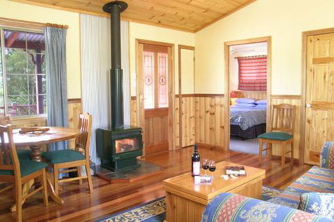 Fergies Hill Spa Cottage @ Granite Ridge Wines - Accommodation Georgetown 3