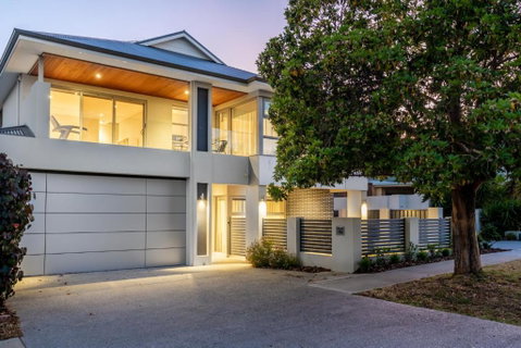 Family Vacation Escapade Shops Beach And Sun Await - Accommodation Georgetown 3