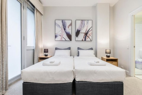 Fabulous Collins Street Luxury 2 BR Apartment - Accommodation Georgetown 2