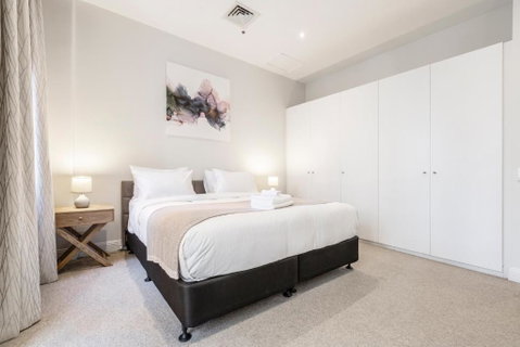 Fabulous Collins Street Luxury 2 BR Apartment - Accommodation Georgetown 3