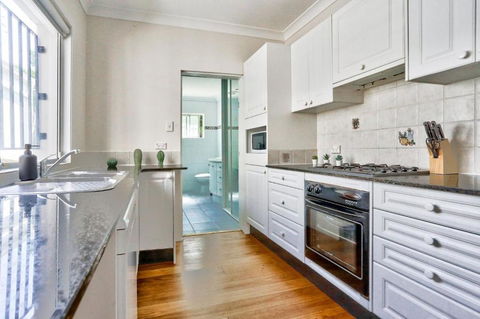 Gorgeous 2 Bedroom House Ultimo 2 E-Bikes Included - Accommodation Georgetown 4