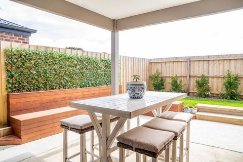 Golden Glow - Expansive Family Home In Bellarine - Accommodation Georgetown 1