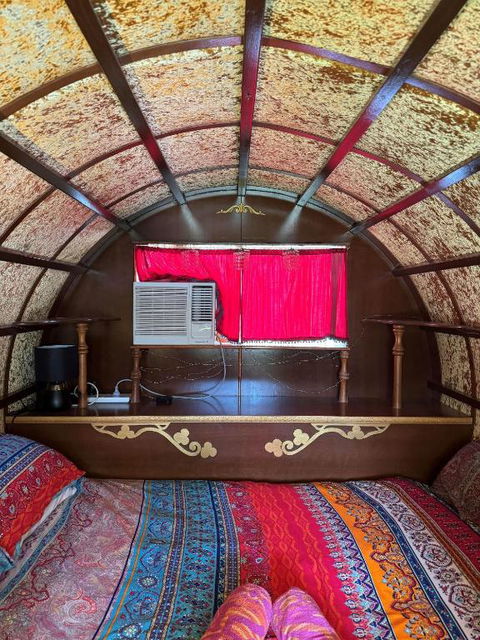 Gertrude Gypsy Wagon River Heads - Accommodation Georgetown 2