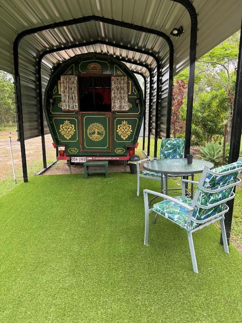 Gertrude Gypsy Wagon River Heads - Accommodation Georgetown 3