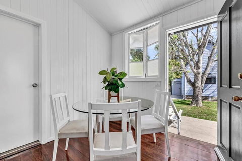 Gabba Central 2 Separate Homes 1 Block 6 Bdrms - Accommodation Georgetown 4