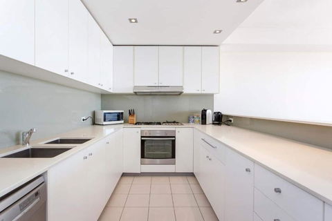 Gallery On High - Large Space With Balcony - Accommodation Georgetown 4