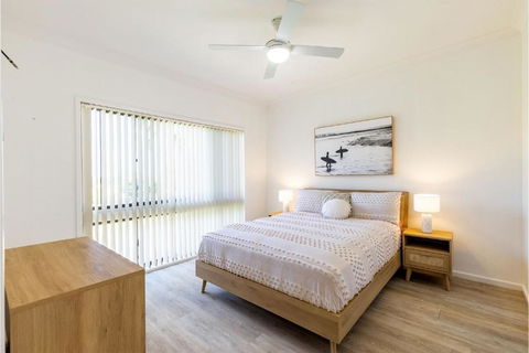 Galoola Hidden Gem, 2 97 Galoola Drive, Pet Friendly, Rooftop Outdoor Area With Spectacular Views, Wi-Fi And Air Conditioning - Accommodation Georgetown 3