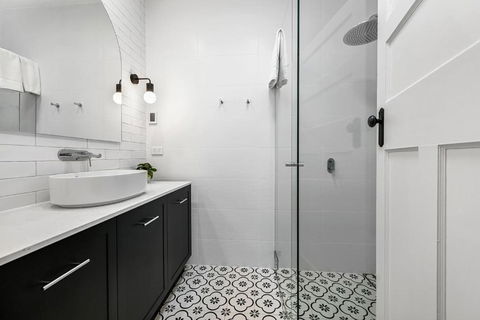 Gardiner Cottage - Stylish & Elegant, Walk To CBD - Accommodation Georgetown 3