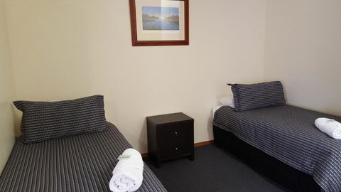 Gateway Motor Inn - Self Check-In - Accommodation Georgetown 2