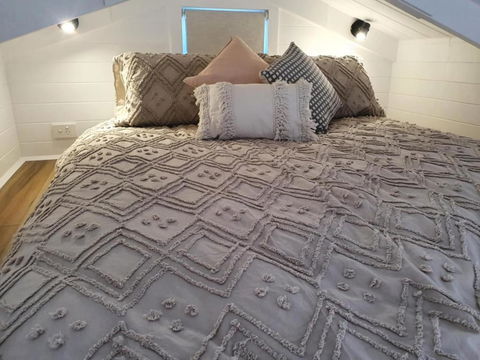 Gem View - Tiny Home - Accommodation Georgetown 3