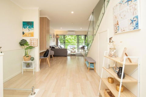 Generous 2-Bed Townhouse With A Private Balcony - Accommodation Georgetown 3