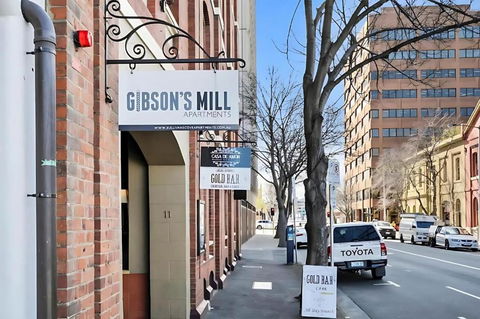 Gibson Mill Penthouse With Private Balcony - 302 - Accommodation Georgetown 3