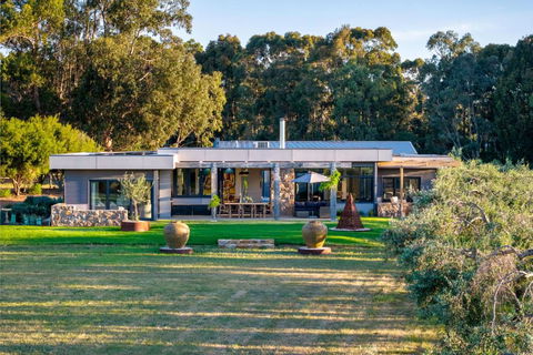 Ginahgulla Olive Estate I Private Properties - Accommodation Georgetown 0