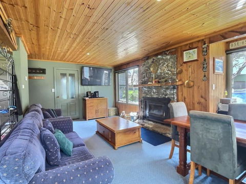 Glacier Chalet - Accommodation Georgetown 2