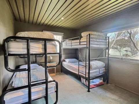 Glacier Chalet - Accommodation Georgetown 4