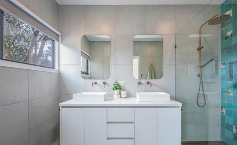 Glamour In Gisborne - With Spa! - Accommodation Georgetown 4