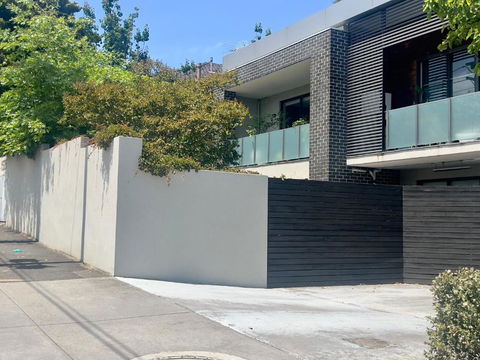 Glen Iris Gem - Modern Apartment With Car Park - Accommodation Georgetown 0
