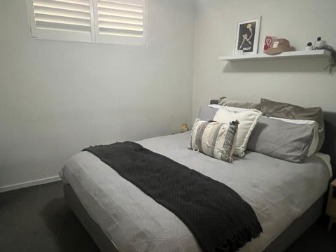 Glen Iris Gem - Modern Apartment With Car Park - Accommodation Georgetown 1