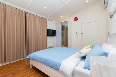 Glenelg Modern Studio, QBed,Wifi - Accommodation Georgetown 1