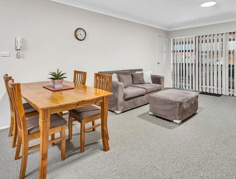 Glenmore Lodge - CBD Location, Hidden Gem - Accommodation Georgetown 1