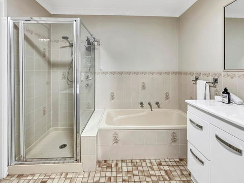 Glenmore Lodge - CBD Location, Hidden Gem - Accommodation Georgetown 3
