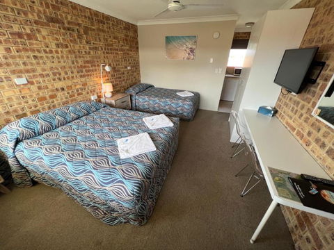 Golden Beach Motor Inn, Caloundra - Accommodation Georgetown 1