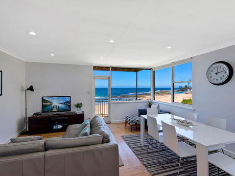 Golden Sands 1 - Absolute Beachfront - Accommodation Georgetown 1