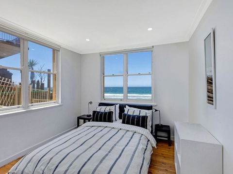 Golden Sands 1 - Absolute Beachfront - Accommodation Georgetown 4